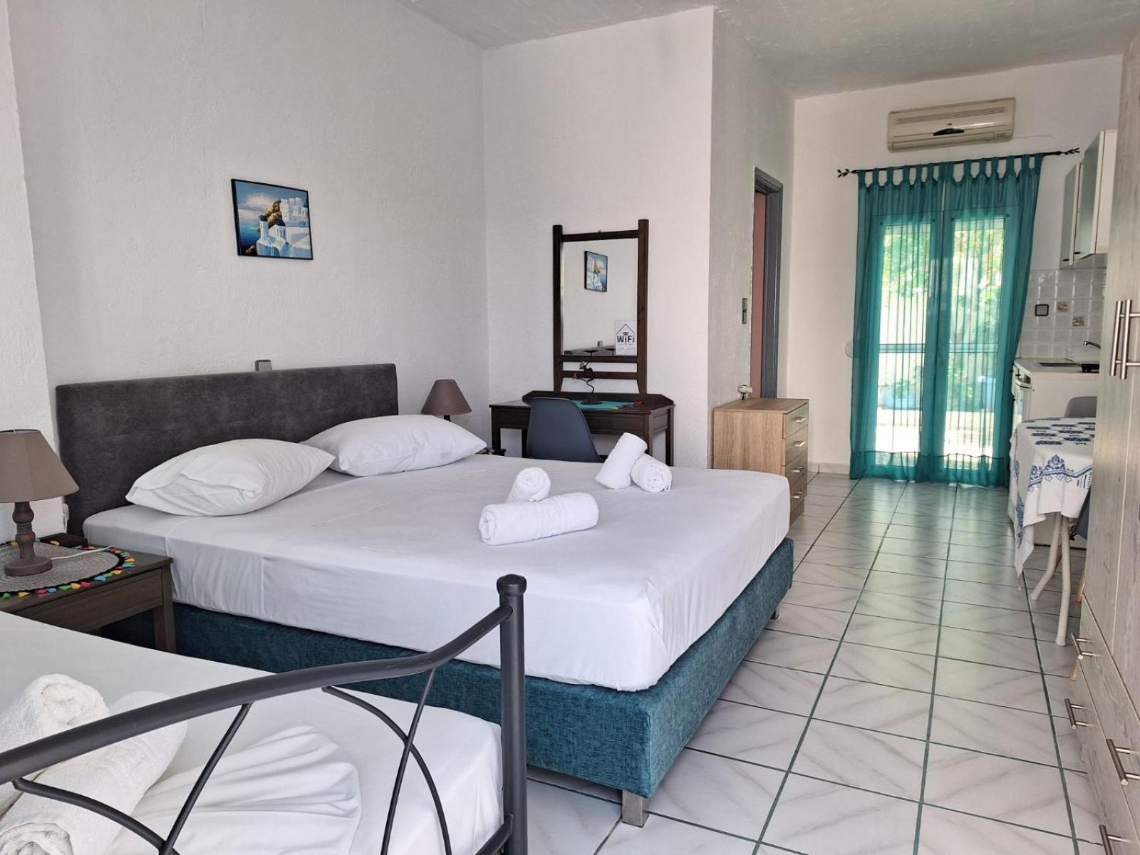 Βig Βlue Apartments Makrýgialos Eksteriør bilde