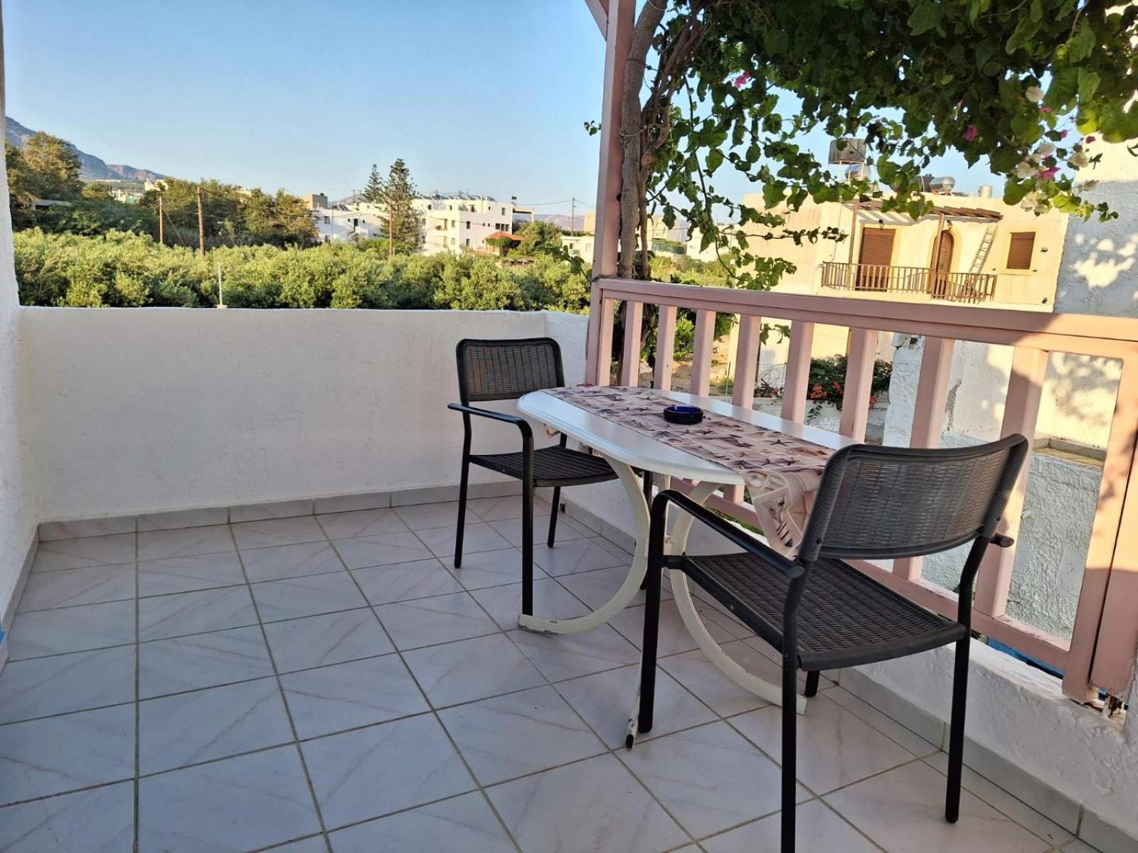 Βig Βlue Apartments Makrýgialos Eksteriør bilde