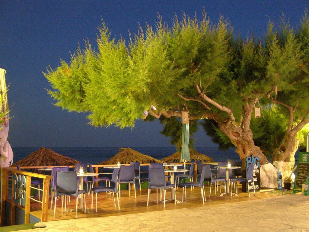 Βig Βlue Apartments Makrýgialos Eksteriør bilde